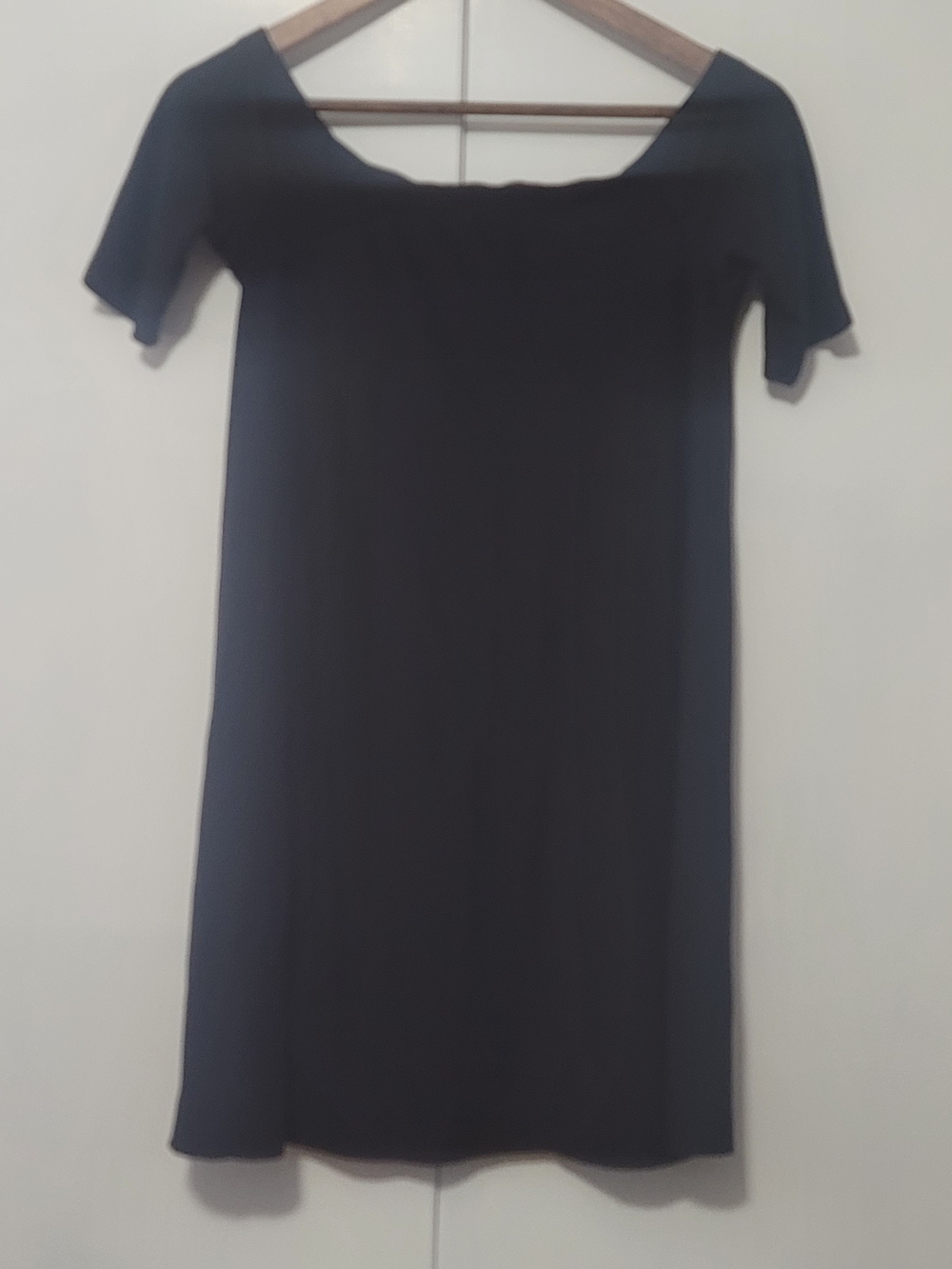 Planet Gold Black Off-Shoulder Long Sleeve Dress